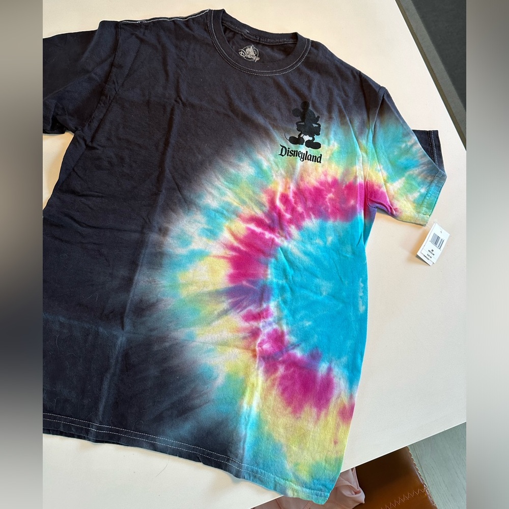 NWT Disneyland tye-die tshirt size medium